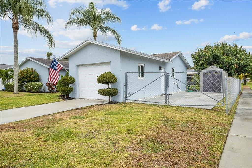 6579 Country Wood Way