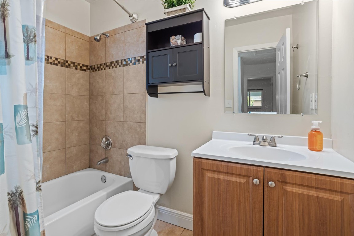 6579 Country Wood Way