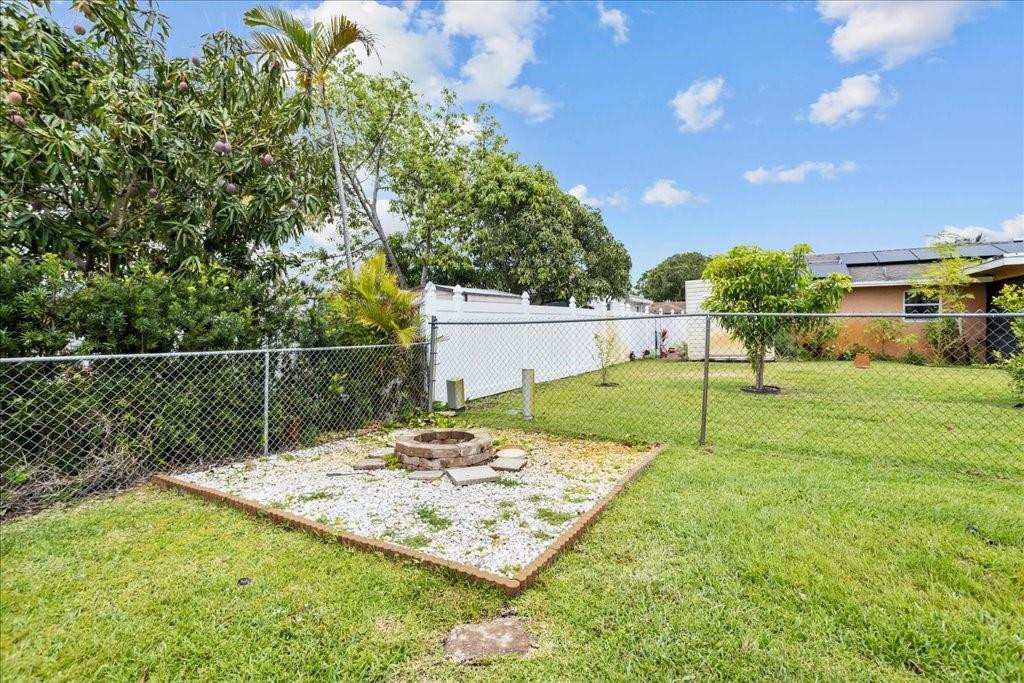 6579 Country Wood Way