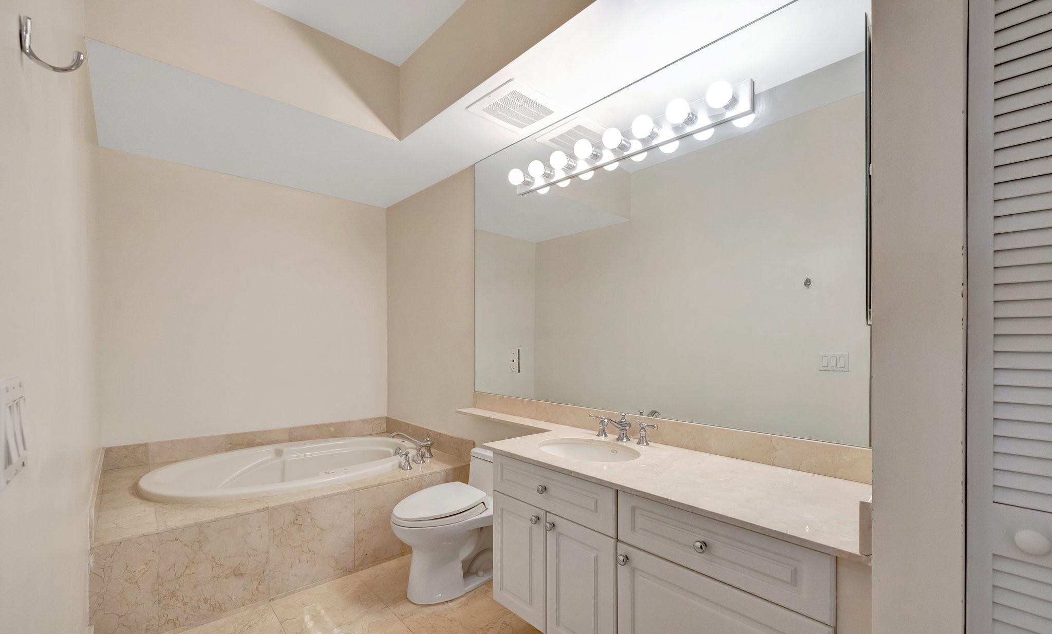 111 SE 8th Ave 603
