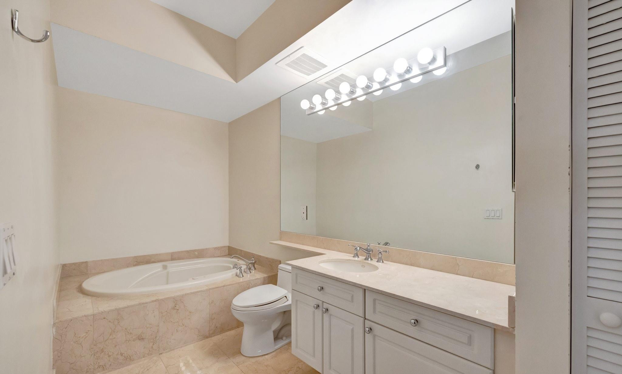 111 SE 8th Ave 603