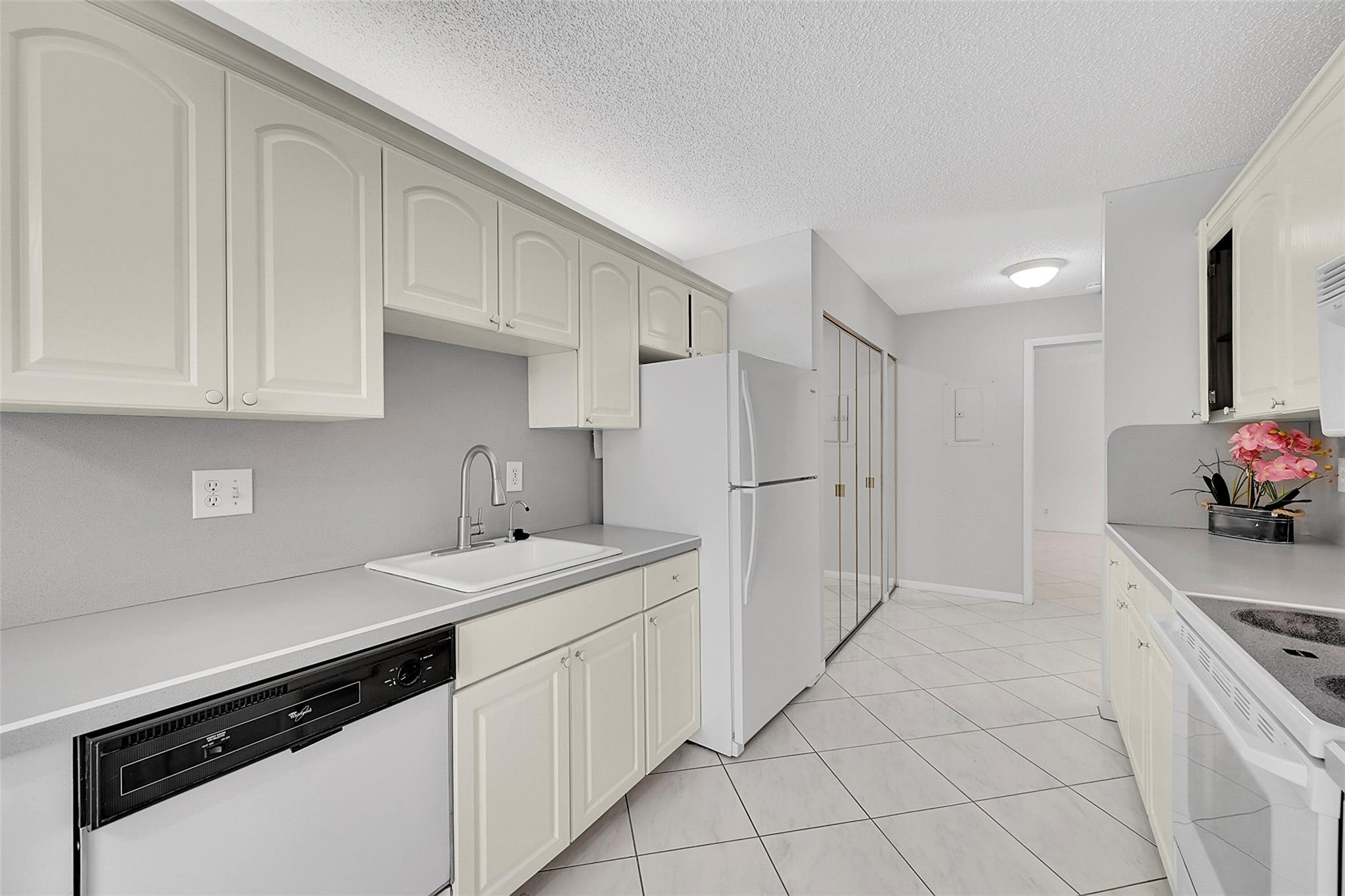 4861 NW 22nd St 4175