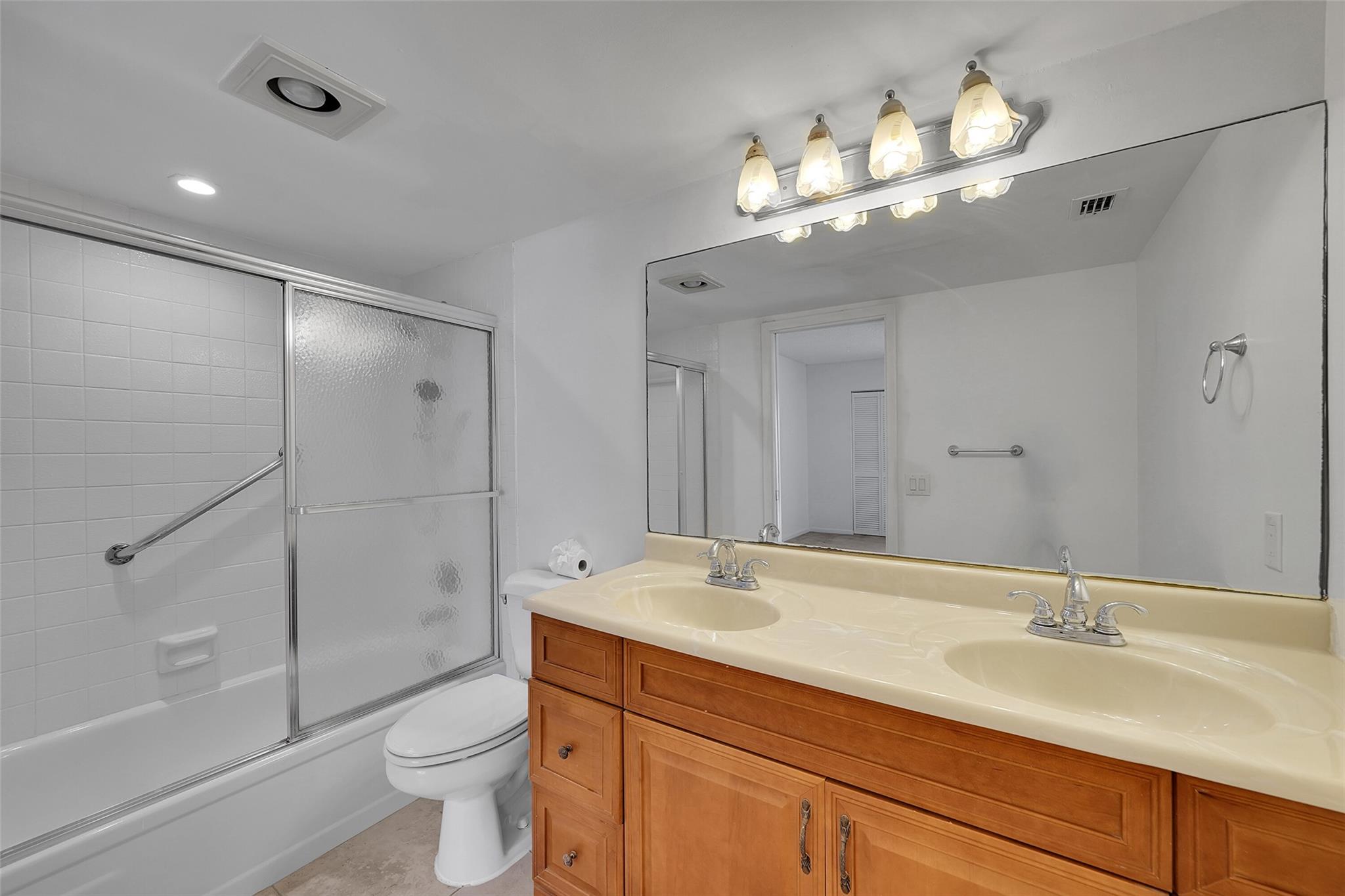 2903 Victoria Cir C2