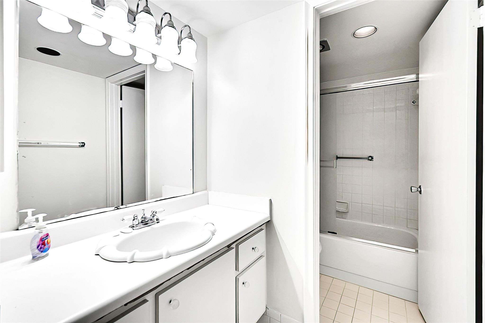 1902 Bermuda Cir H3
