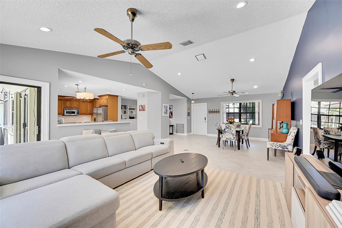 935 NW 110th Lane