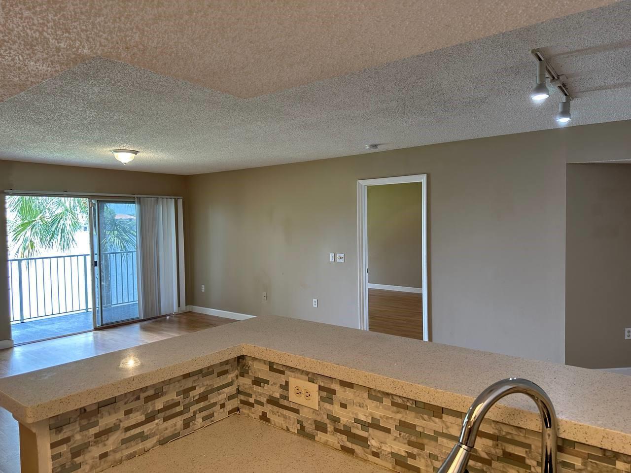 5045 Wiles Rd 202