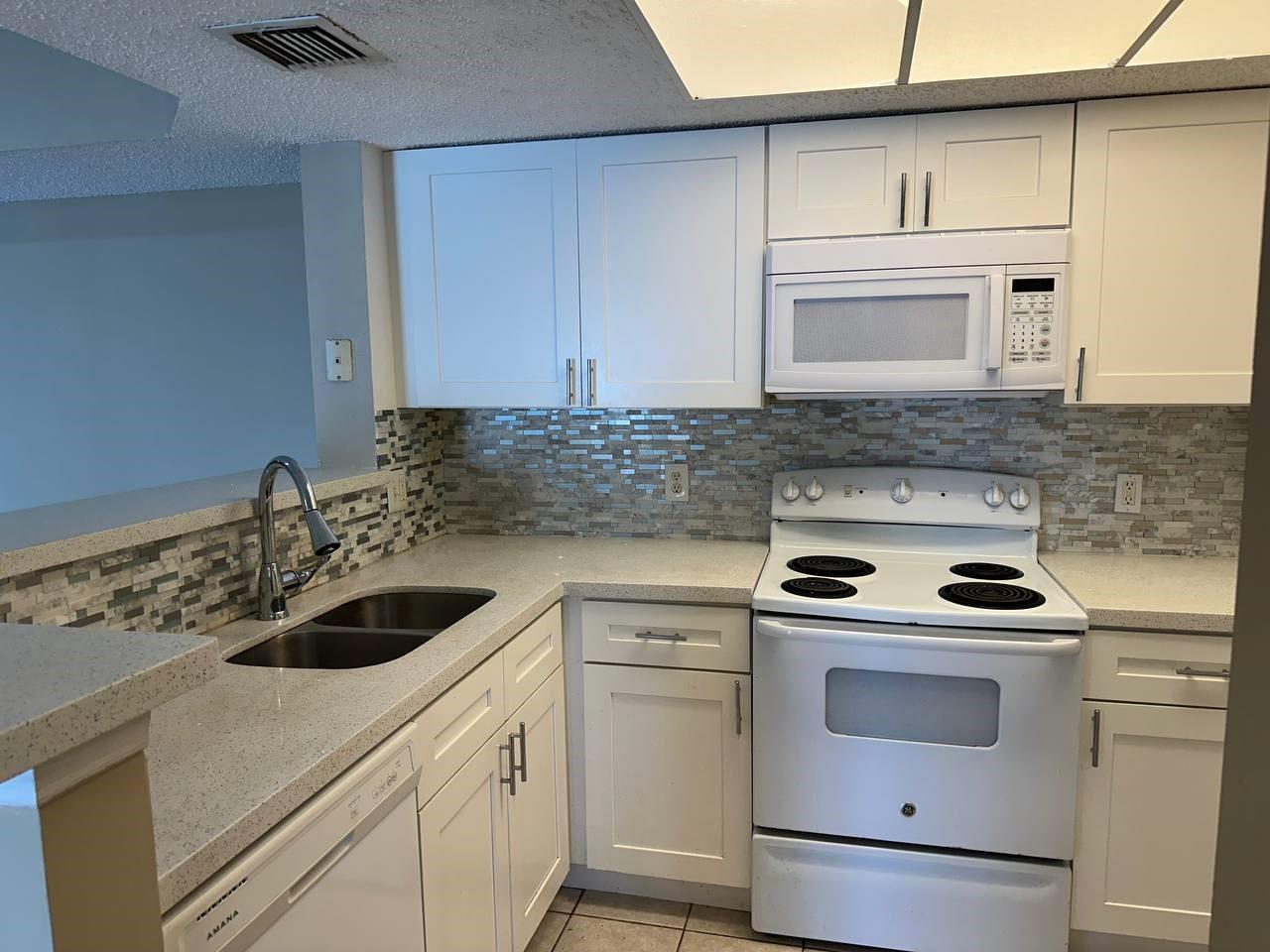 5045 Wiles Rd 202