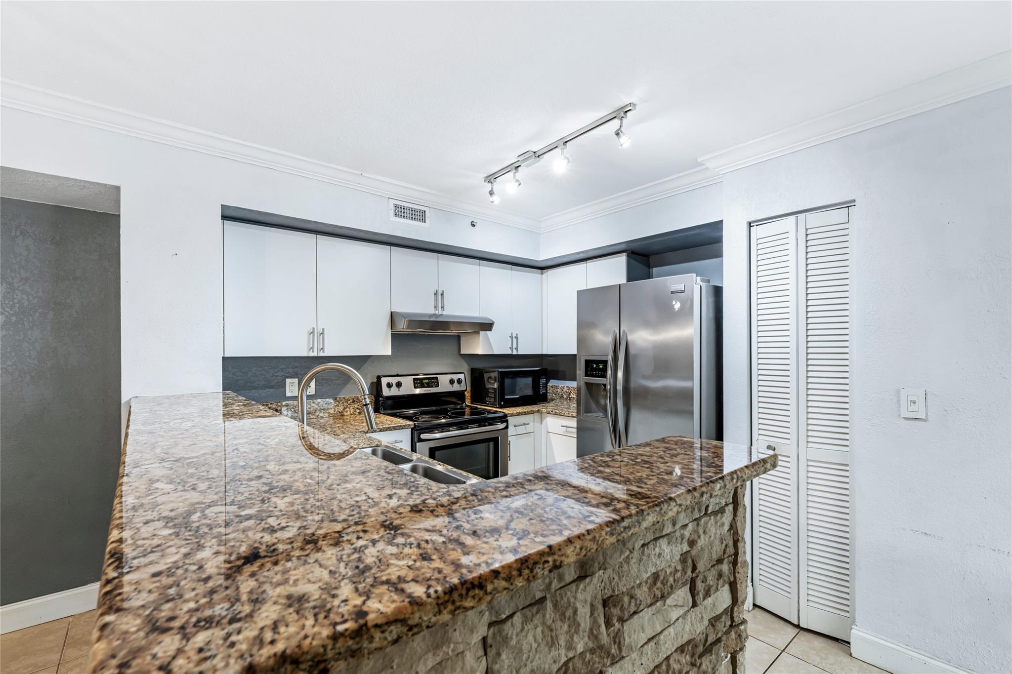 4856 N State Road 7 104