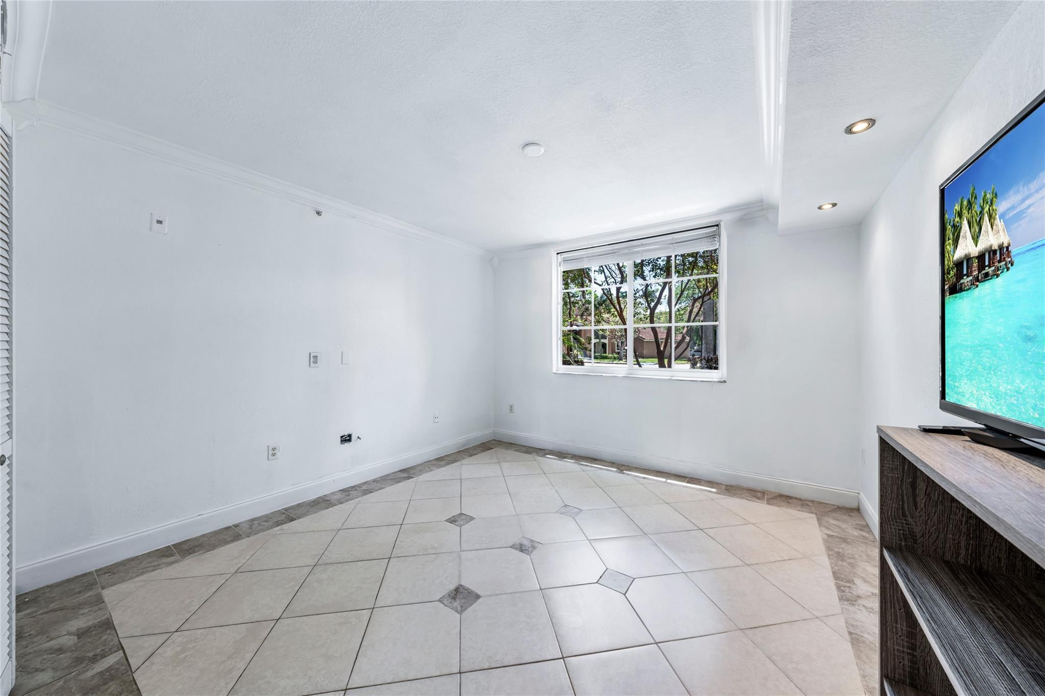 4856 N State Road 7 104