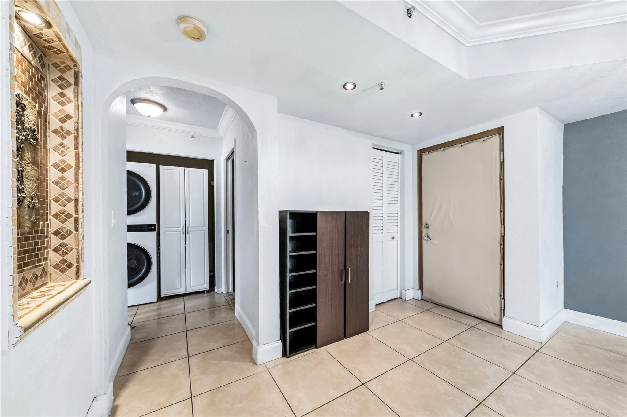 4856 N State Road 7 104