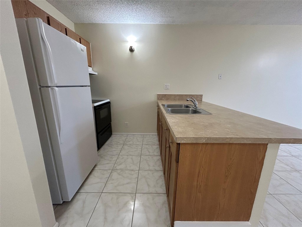 2401 Riverside Dr 106