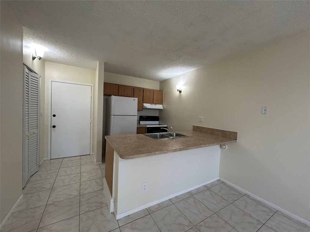 2401 Riverside Dr 106