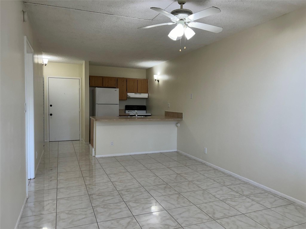 2401 Riverside Dr 106