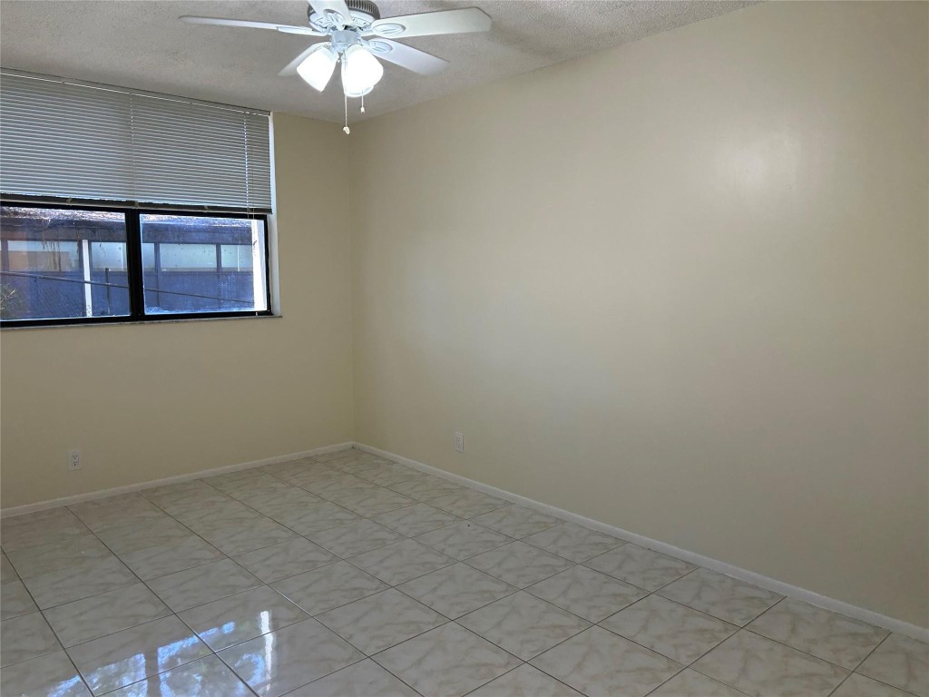 2401 Riverside Dr 106