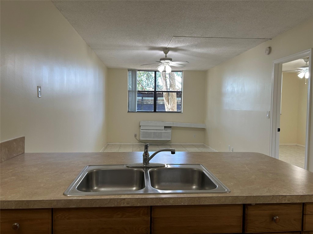 2401 Riverside Dr 106