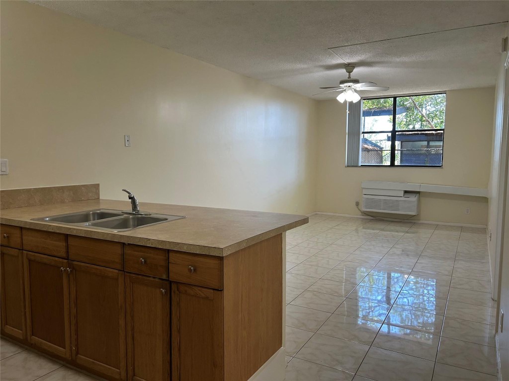 2401 Riverside Dr 106