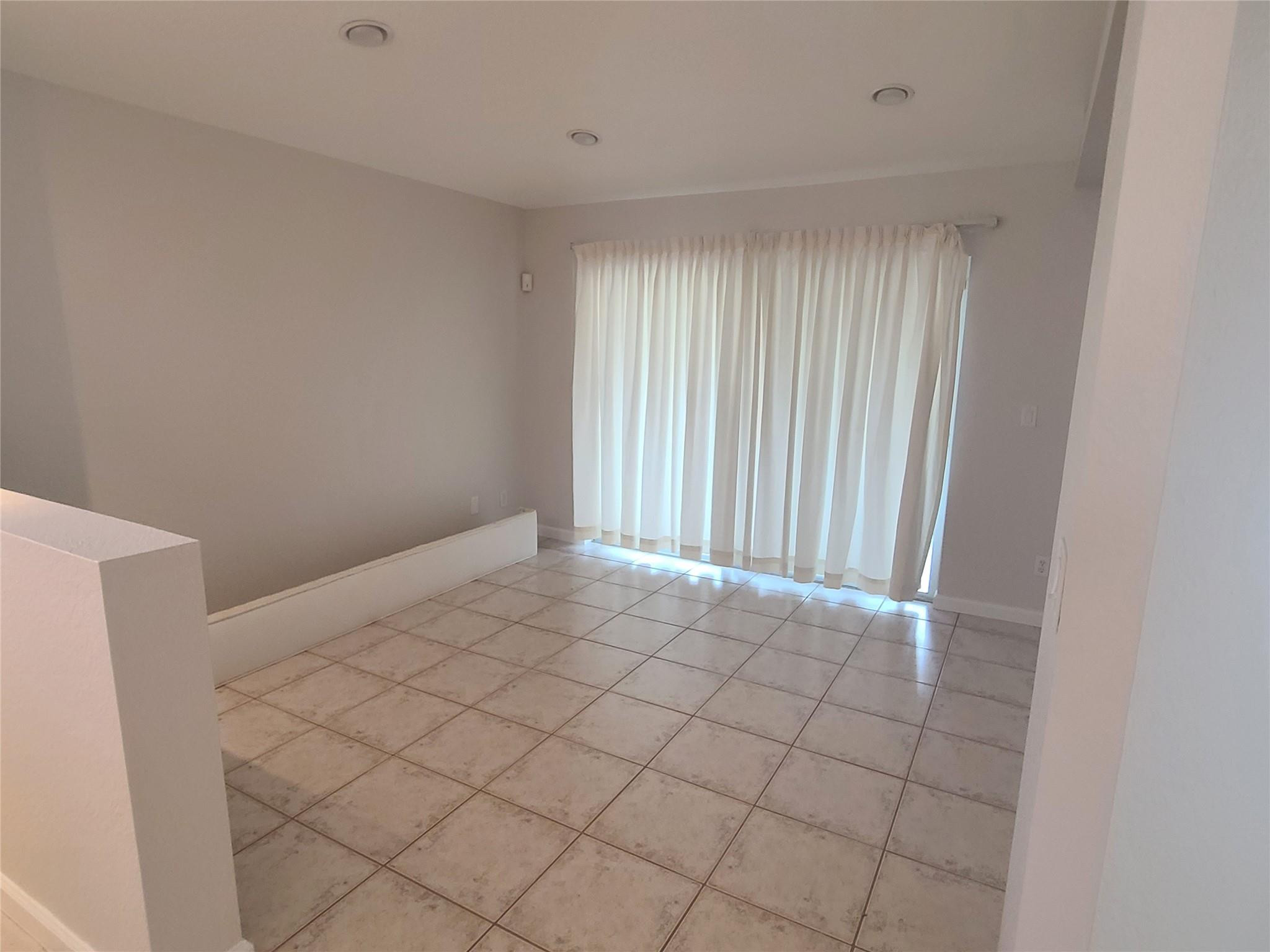 5692 NW 120th Ter