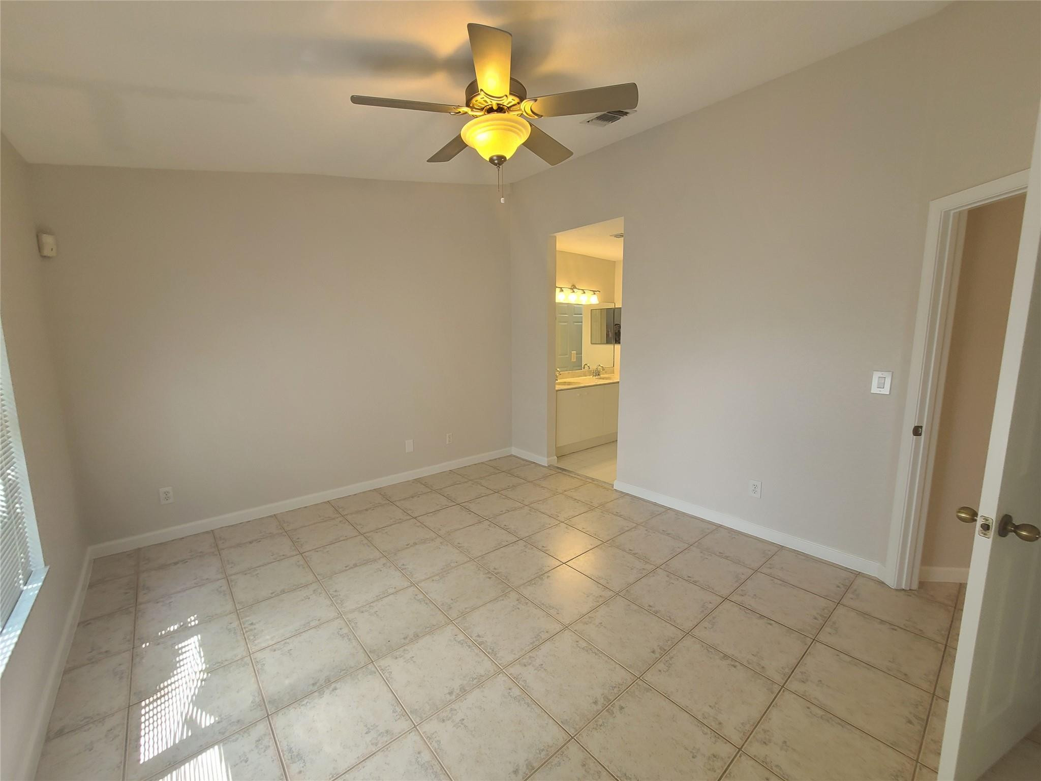 5692 NW 120th Ter
