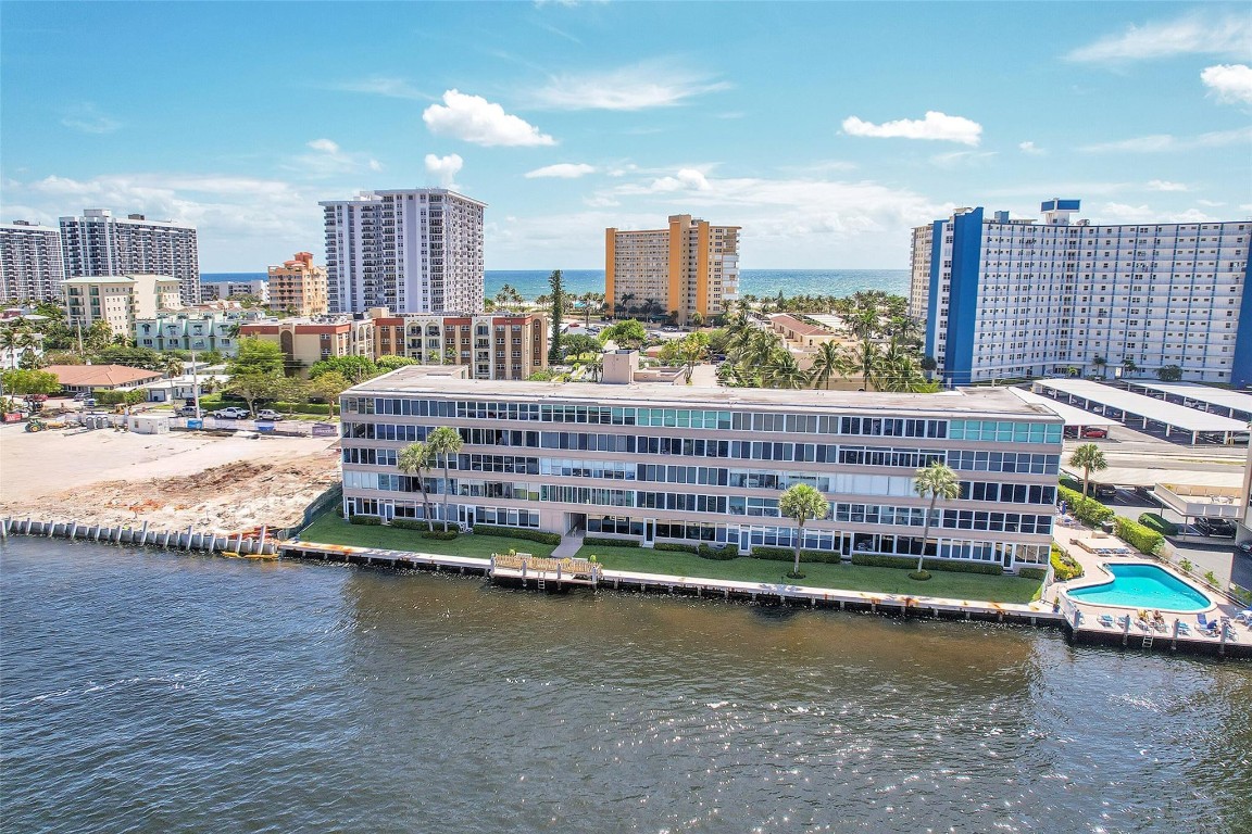 401 N Riverside Dr 108