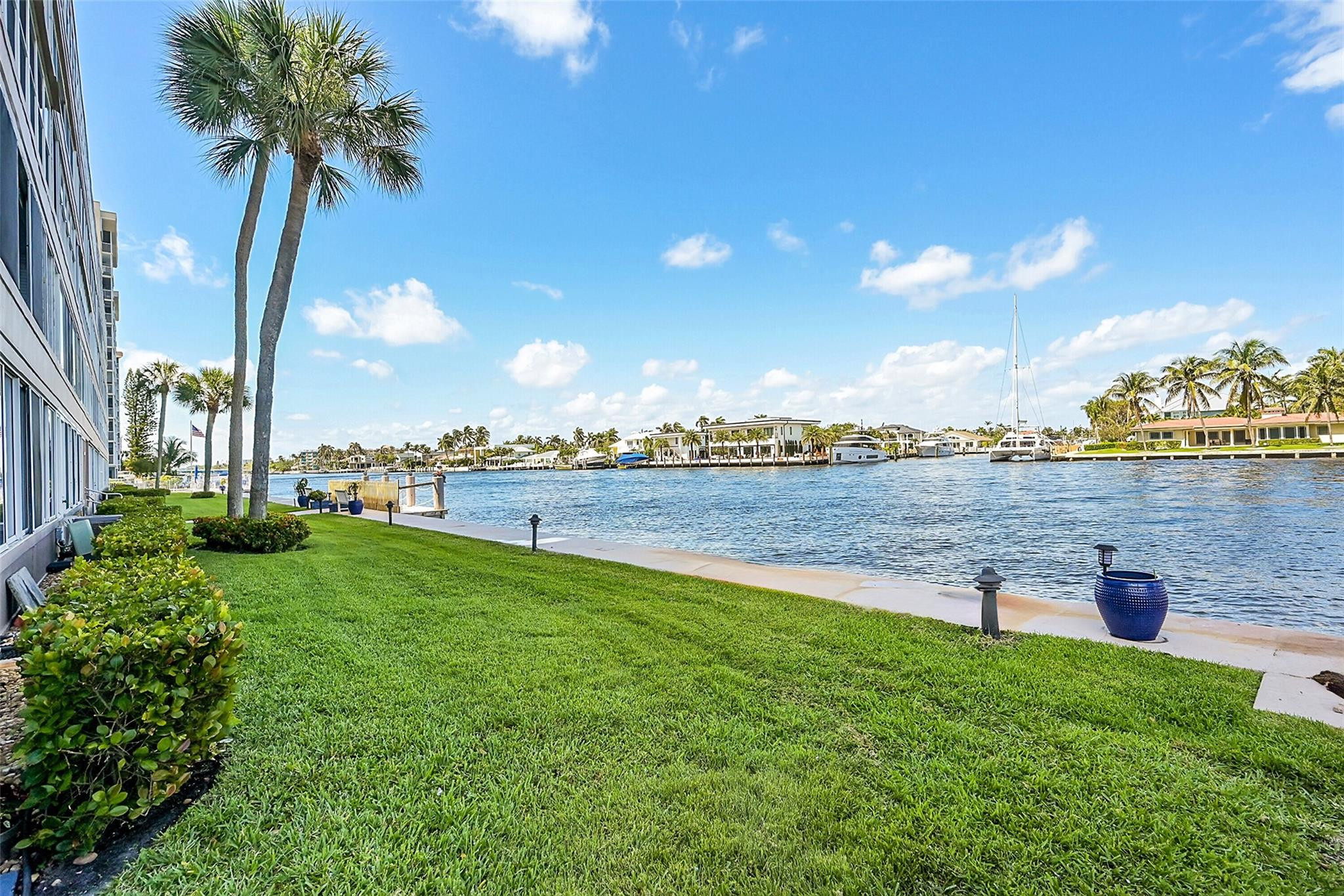 401 N Riverside Dr 108