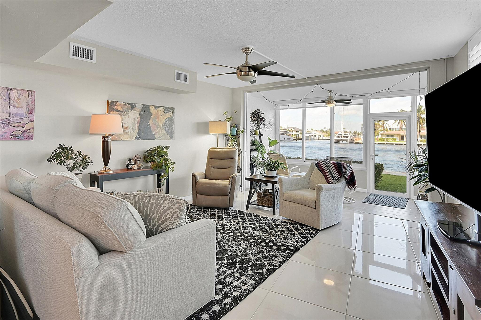 401 N Riverside Dr 108