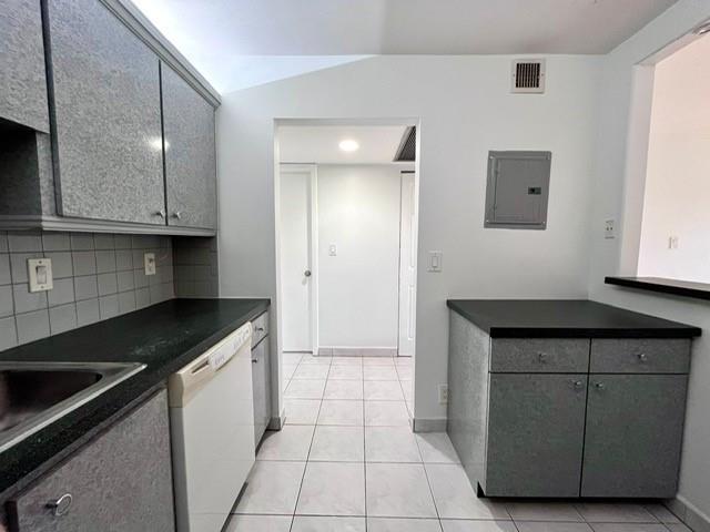 9355 SW 8th St 320