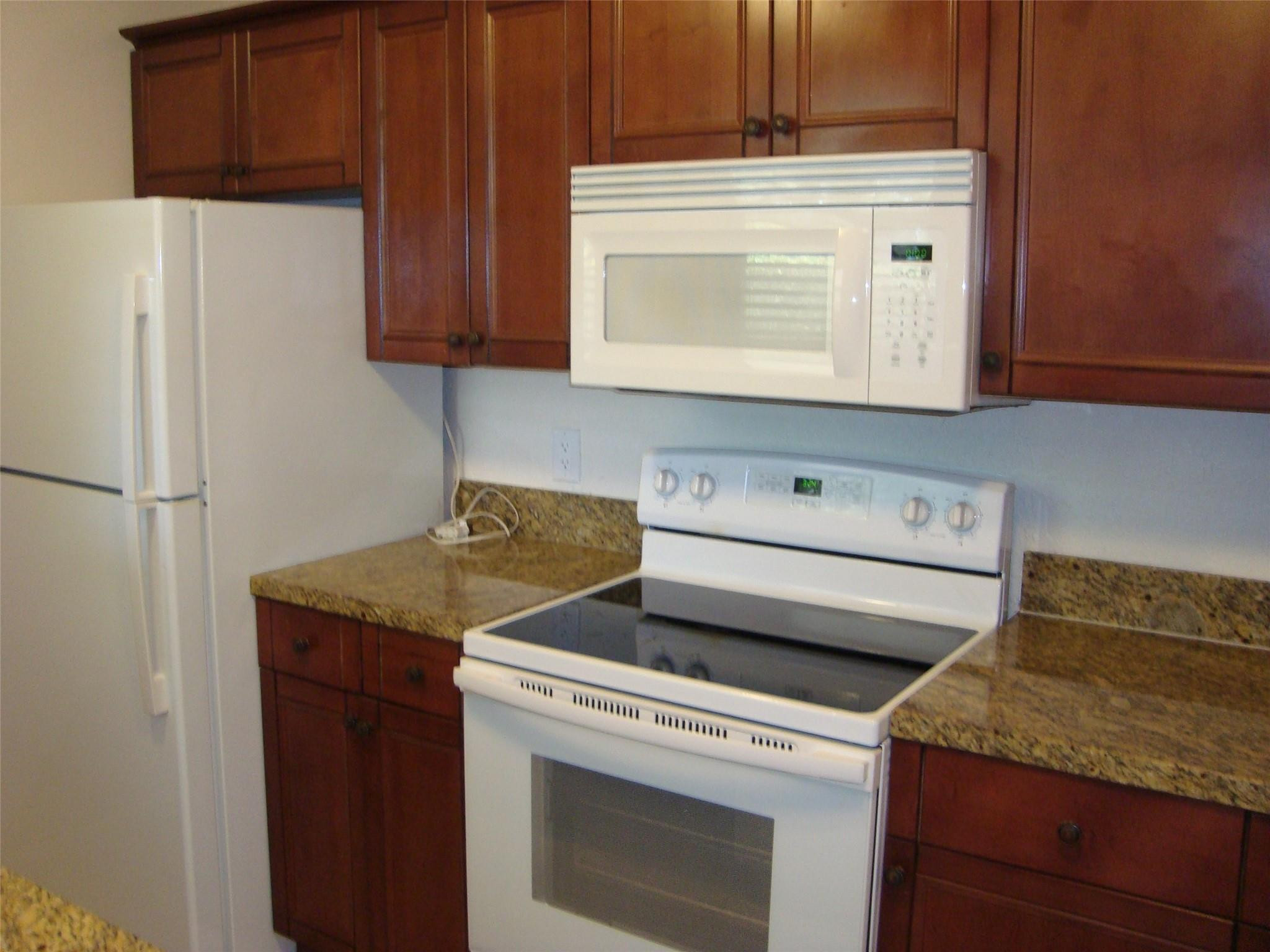 1761 NW 184th St
