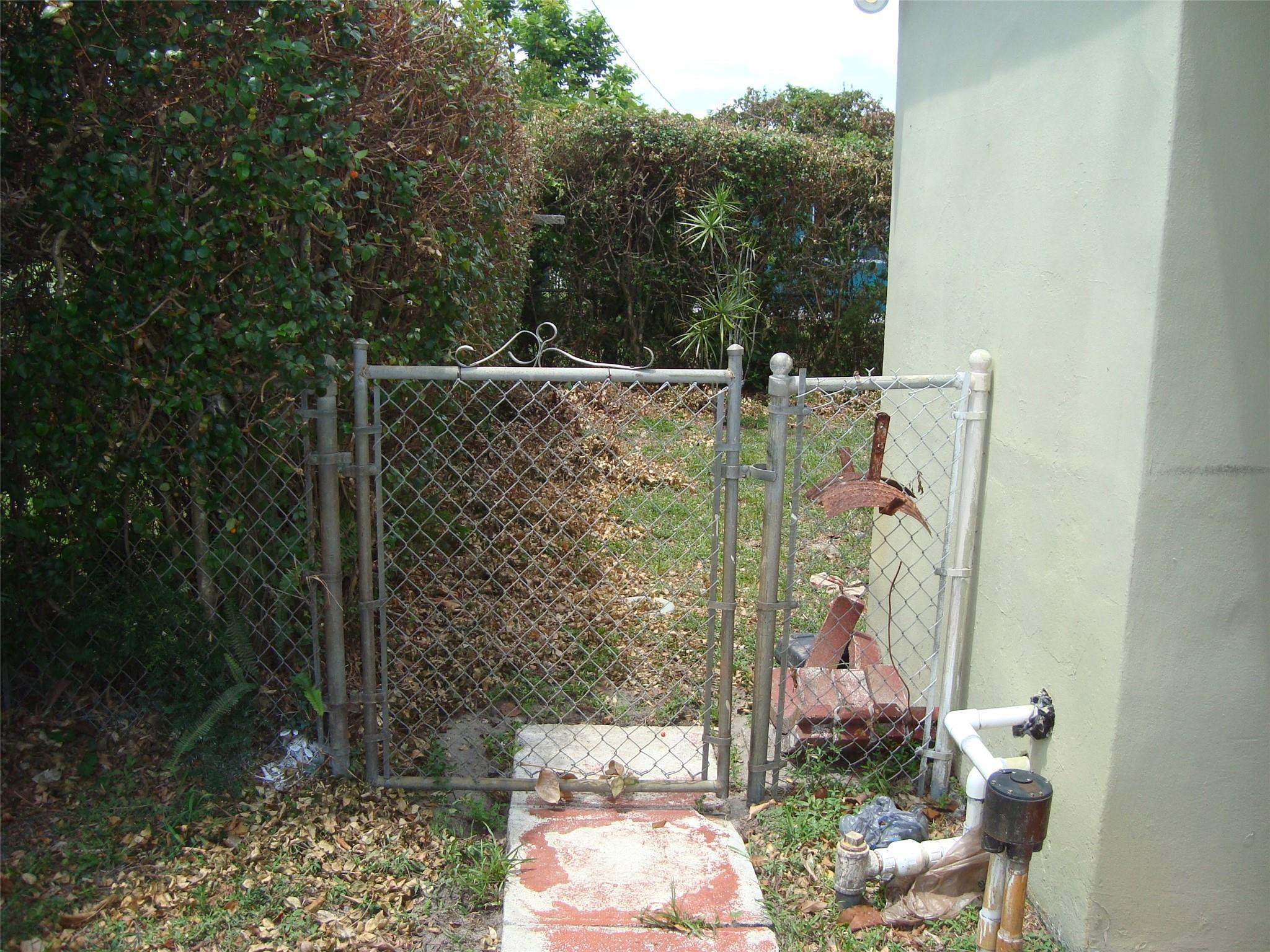 1761 NW 184th St