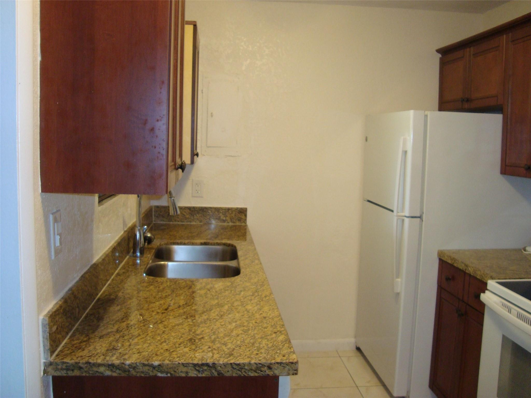 1761 NW 184th St