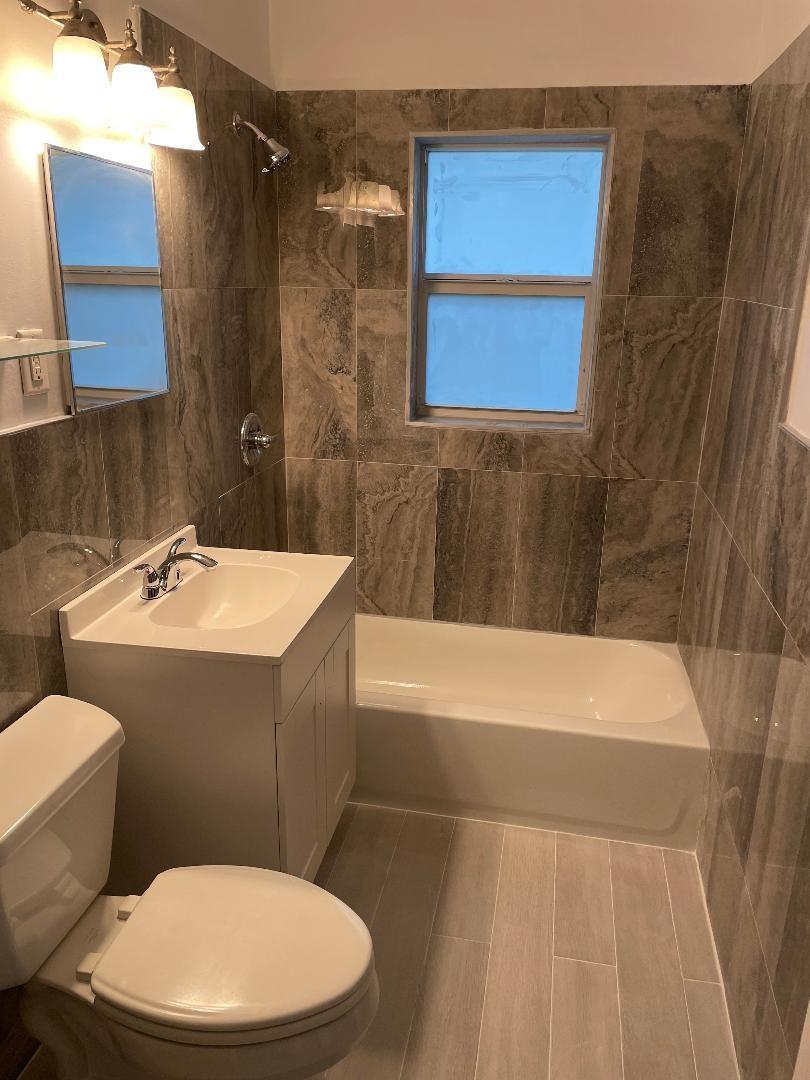 1710 NE 8 ST 1