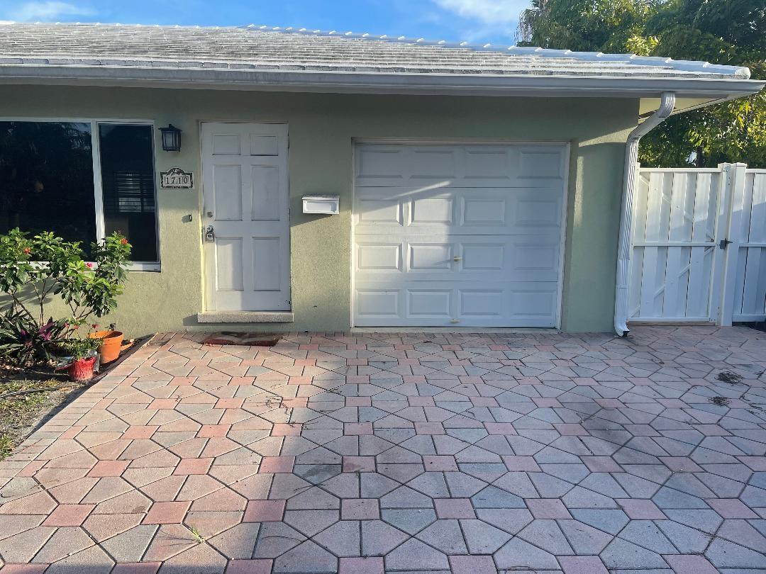 1710 NE 8 ST 1