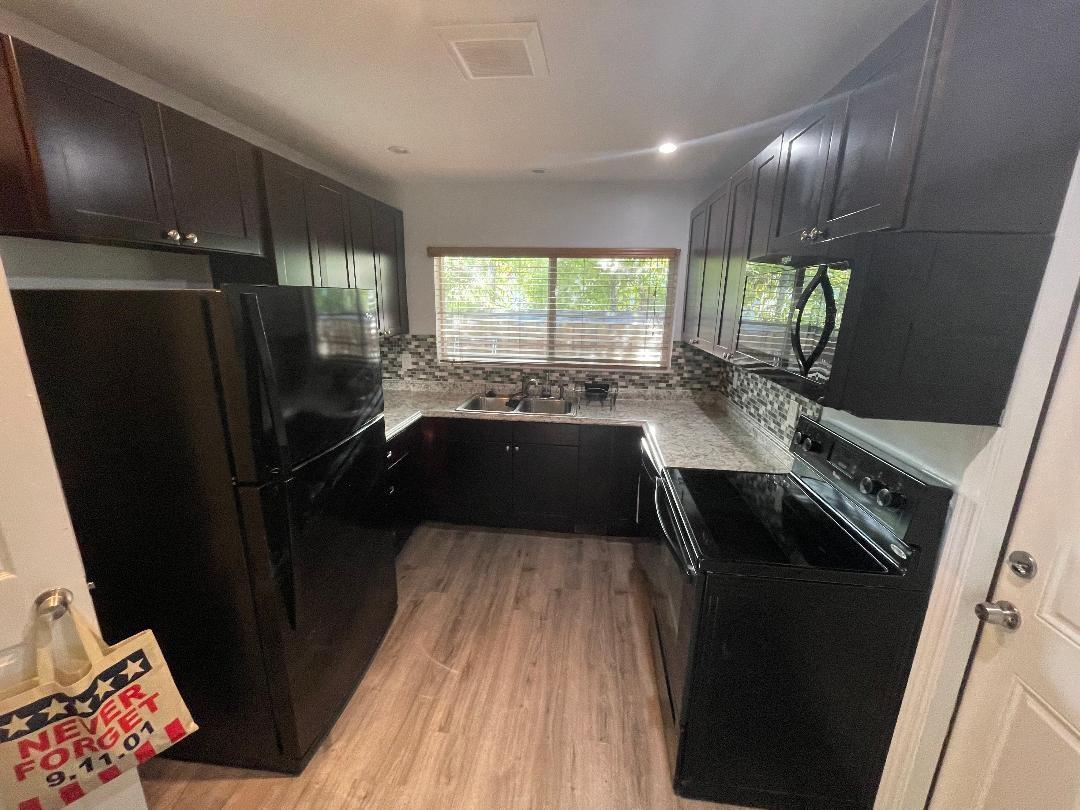1710 NE 8 ST 1