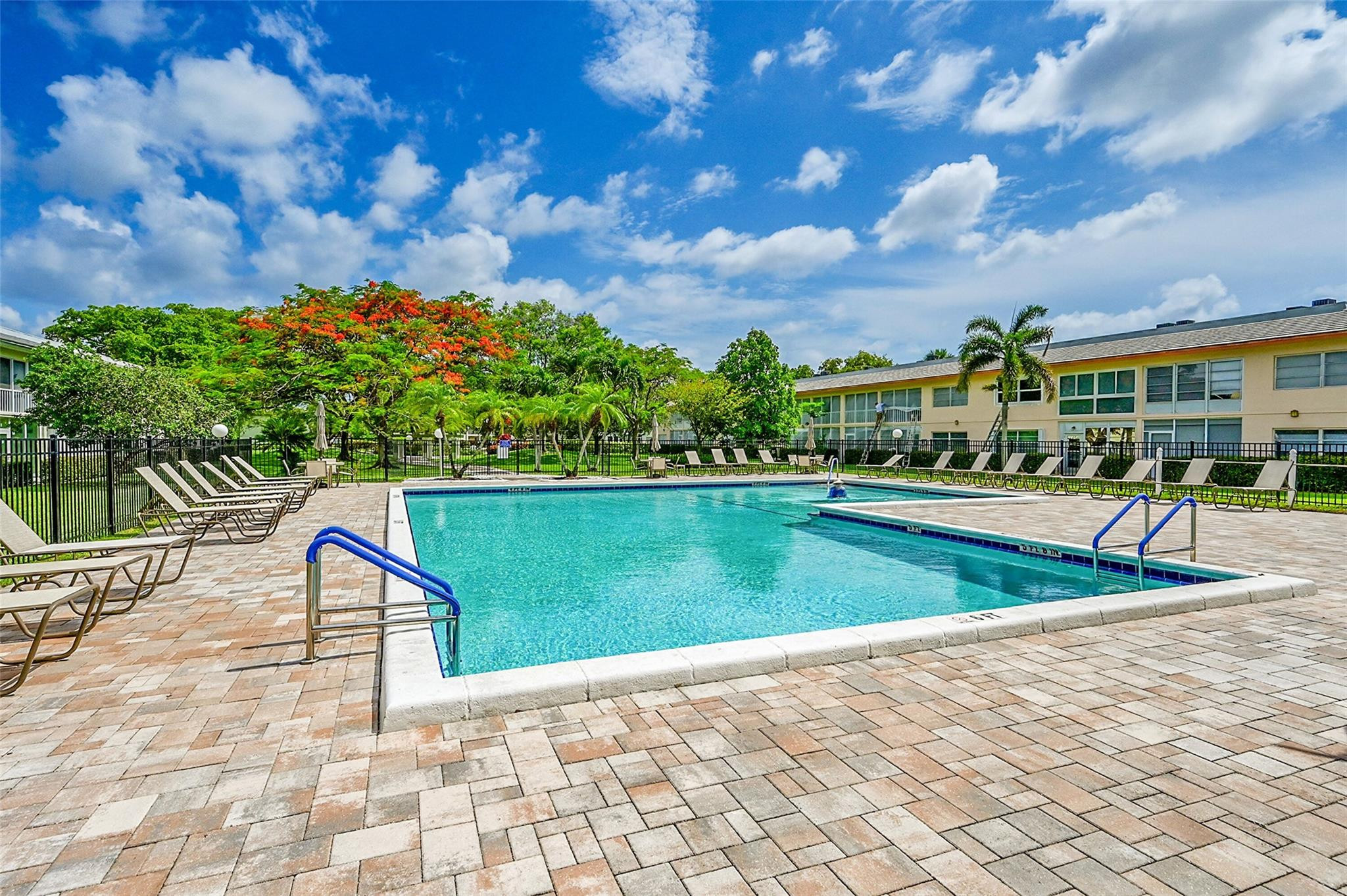 1204 Bahama Bnd D2