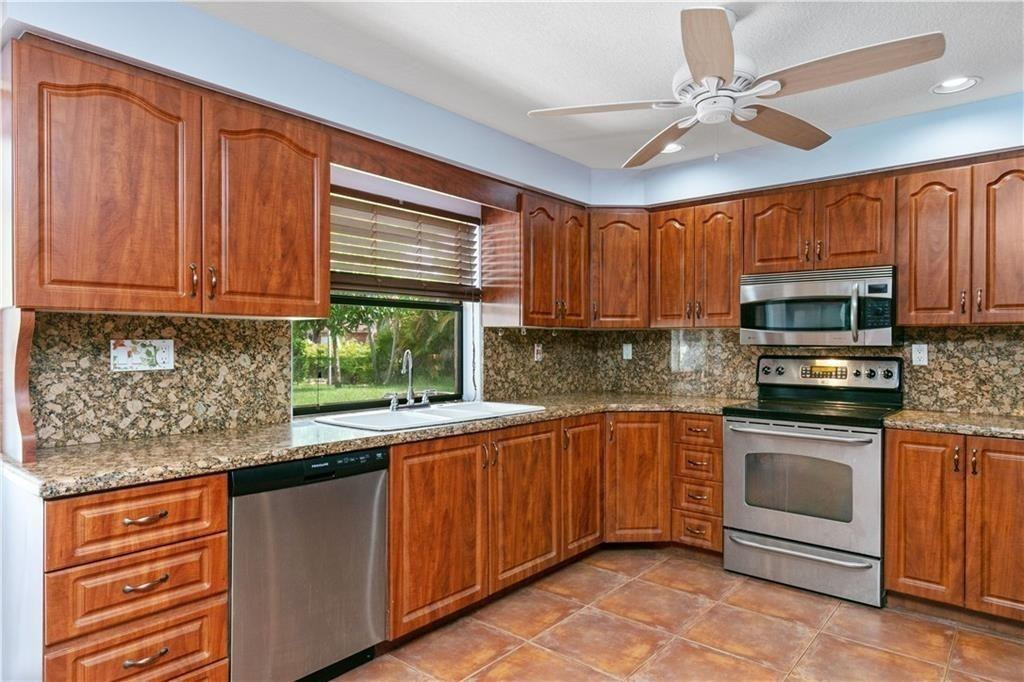 406 NW 101st Ter