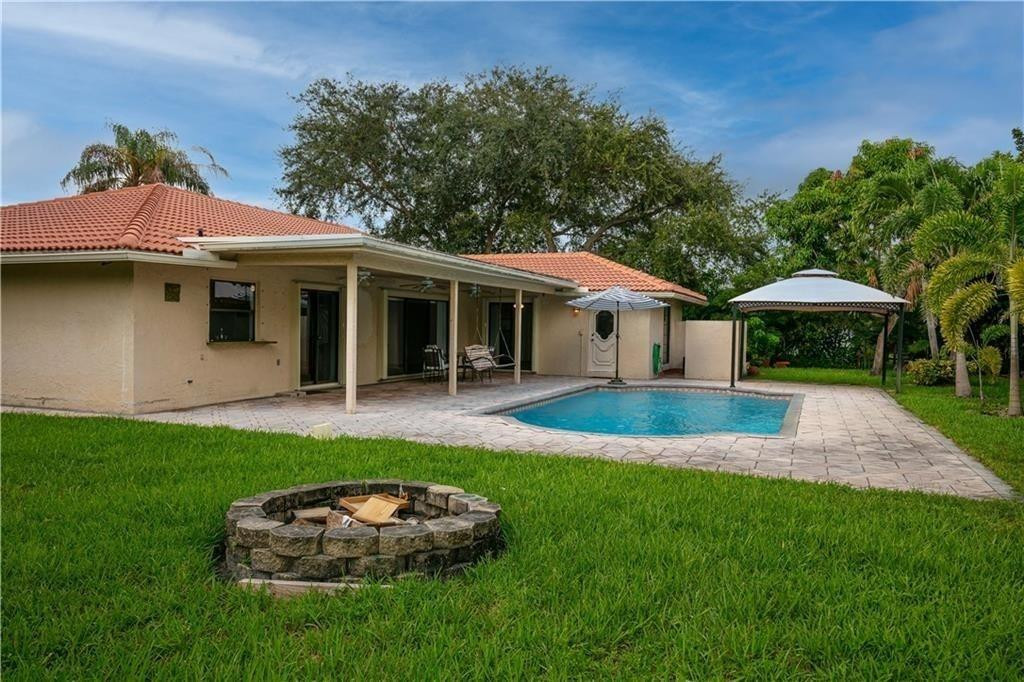 406 NW 101st Ter