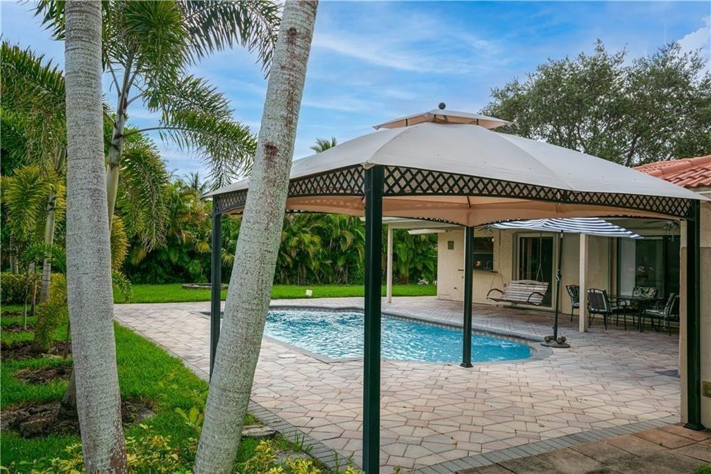 406 NW 101st Ter