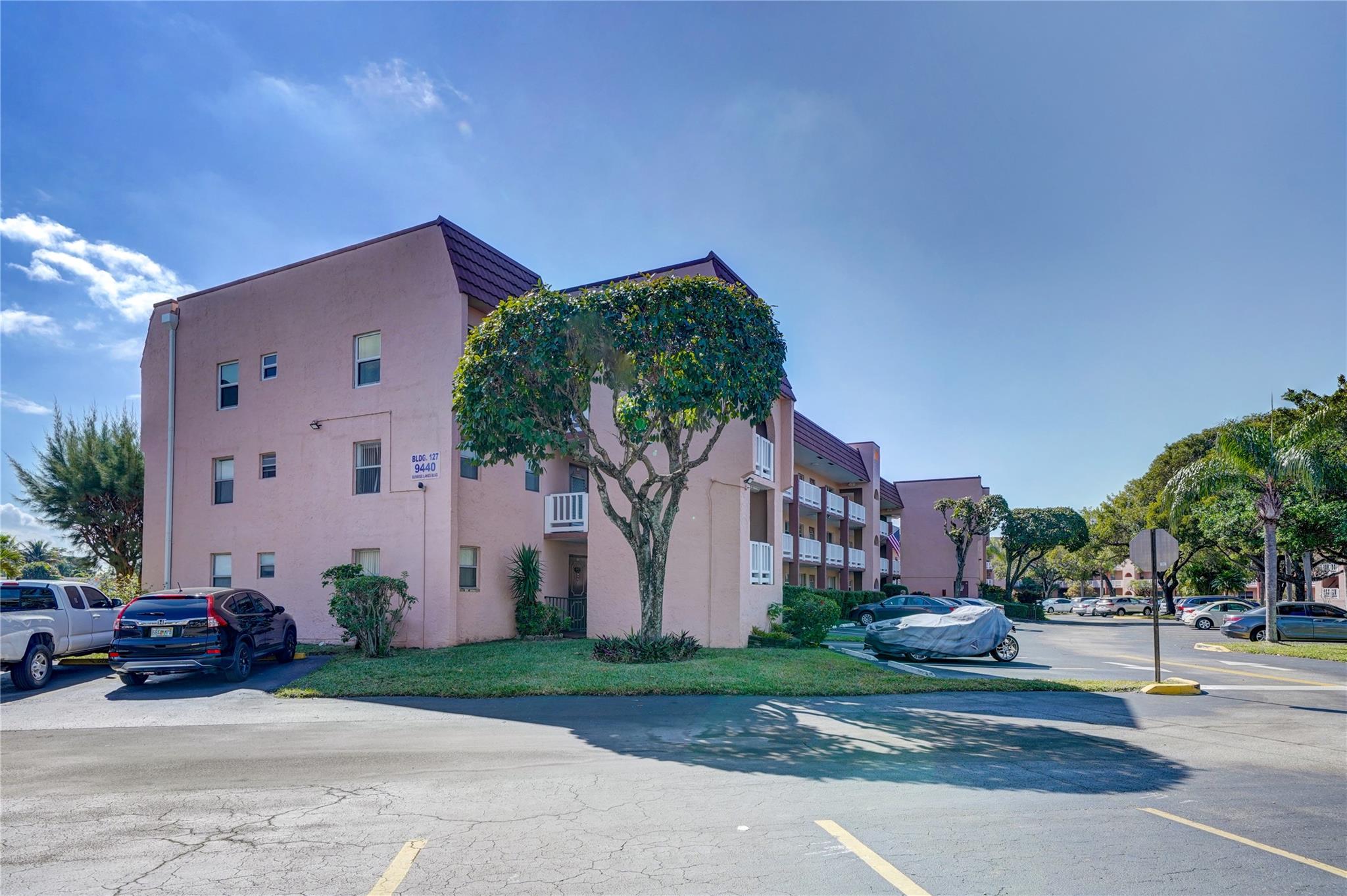 9440 Lakes Blvd 312