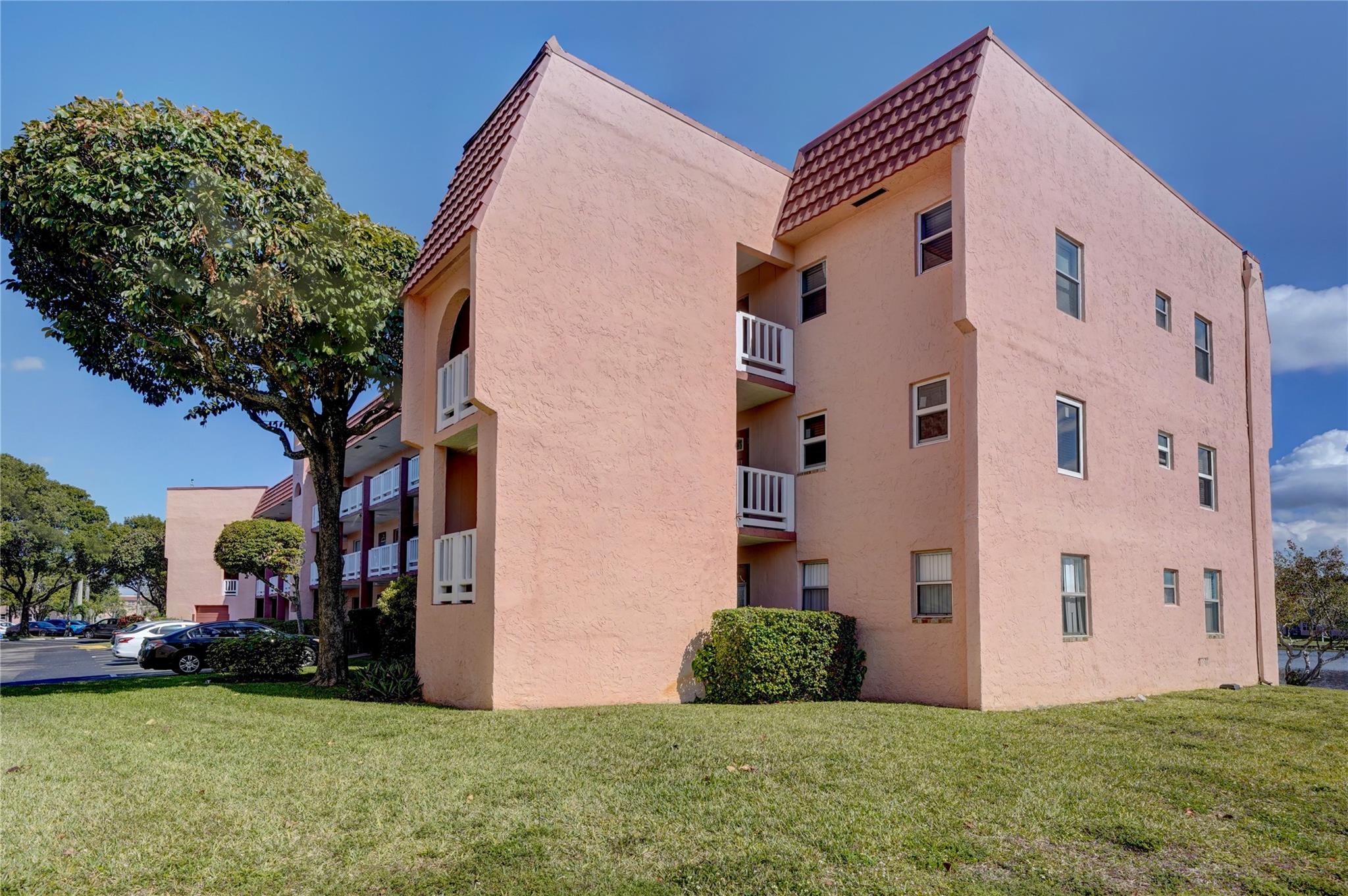 9440 Lakes Blvd 312