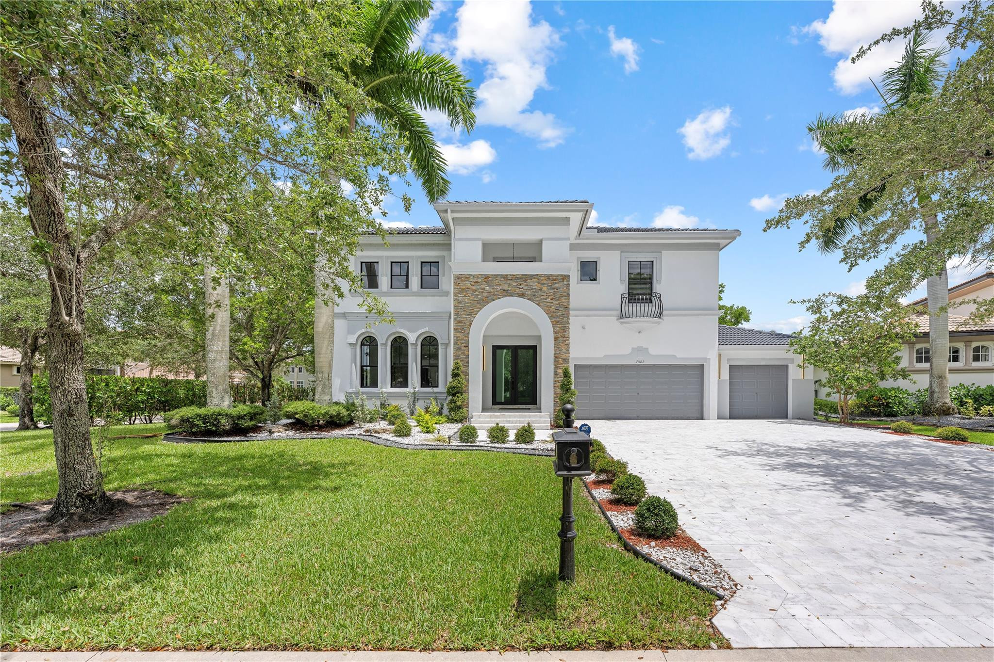 7582 NW 127th Manor