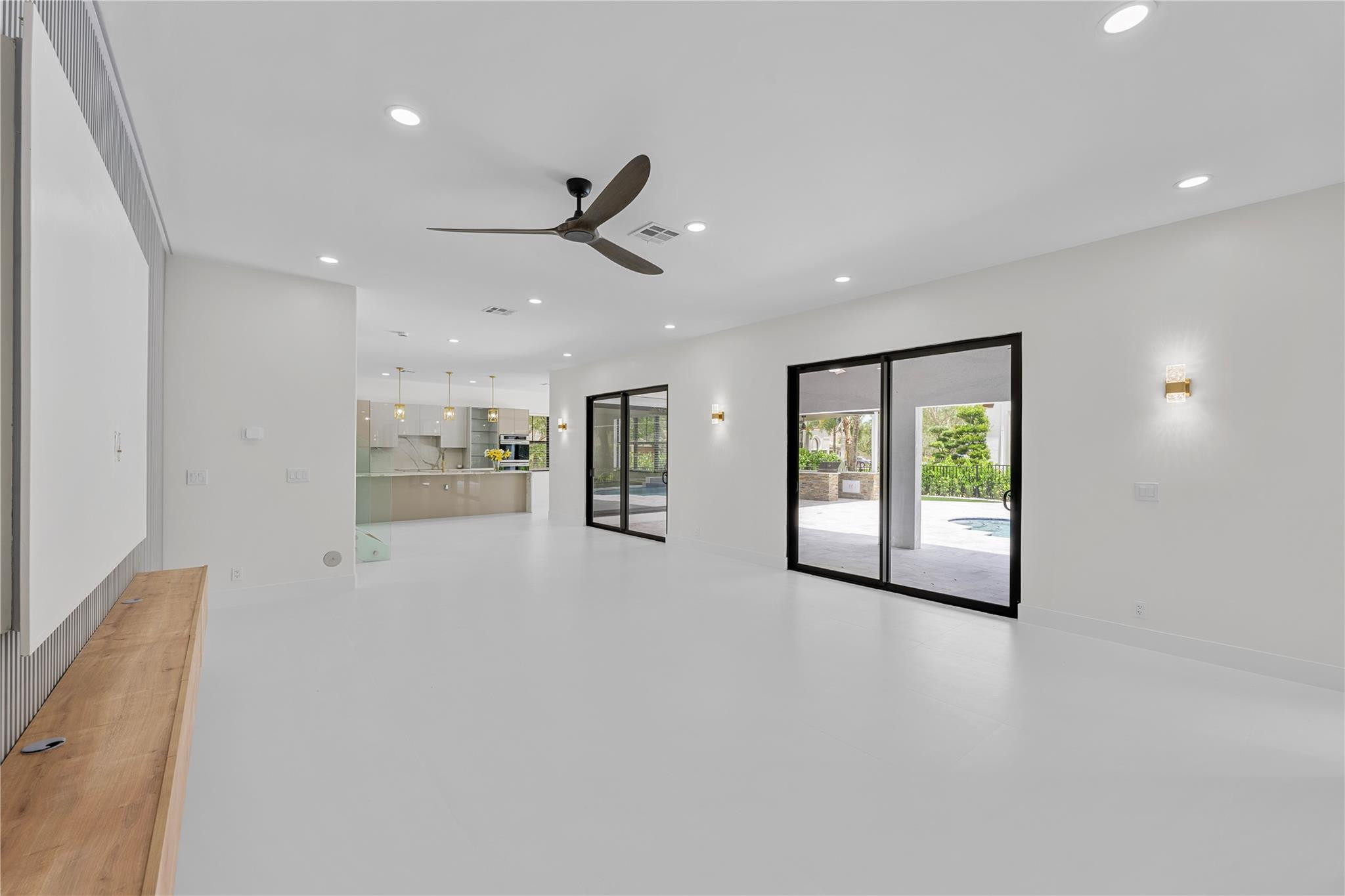 7582 NW 127th Manor