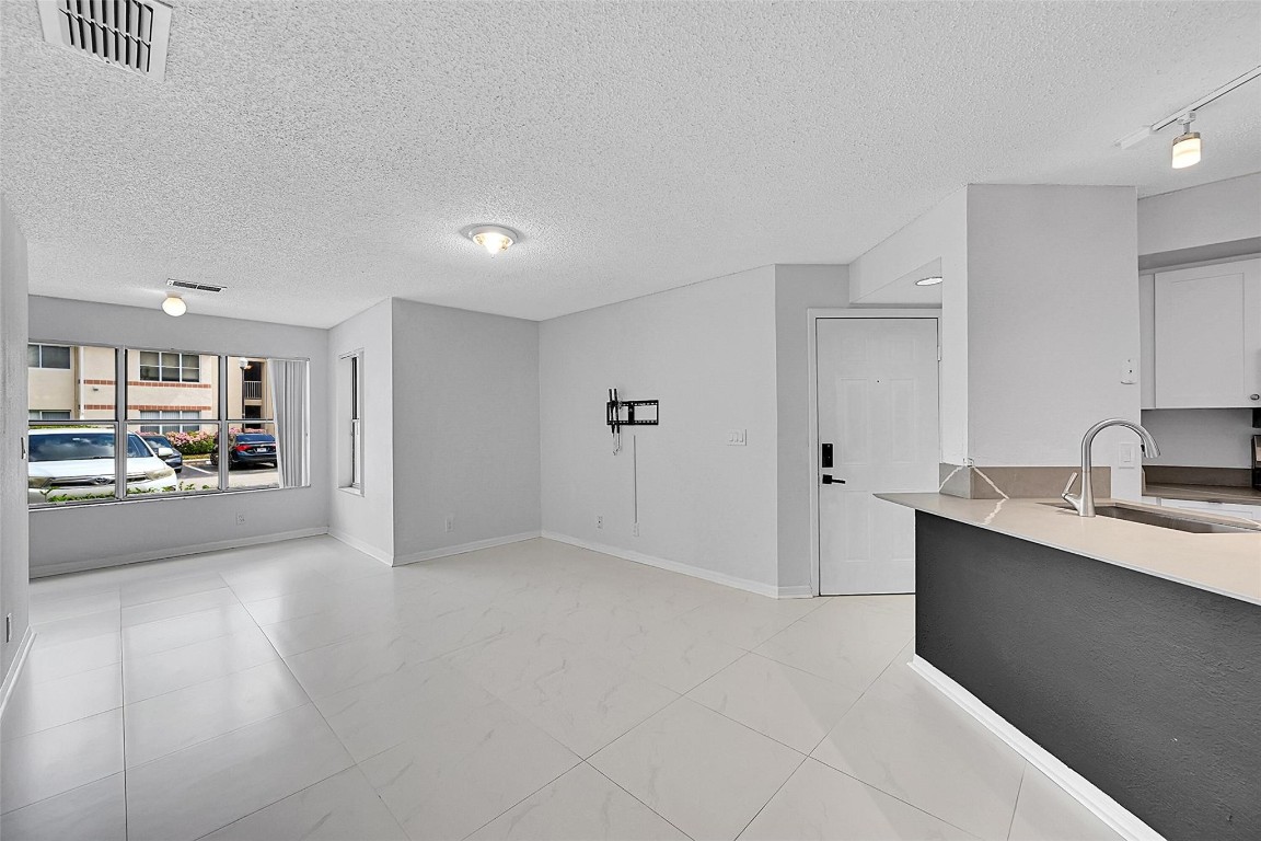 3350 N Pinewalk Dr N 1416