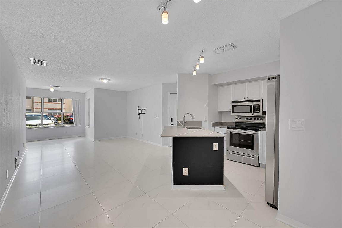 3350 N Pinewalk Dr N 1416