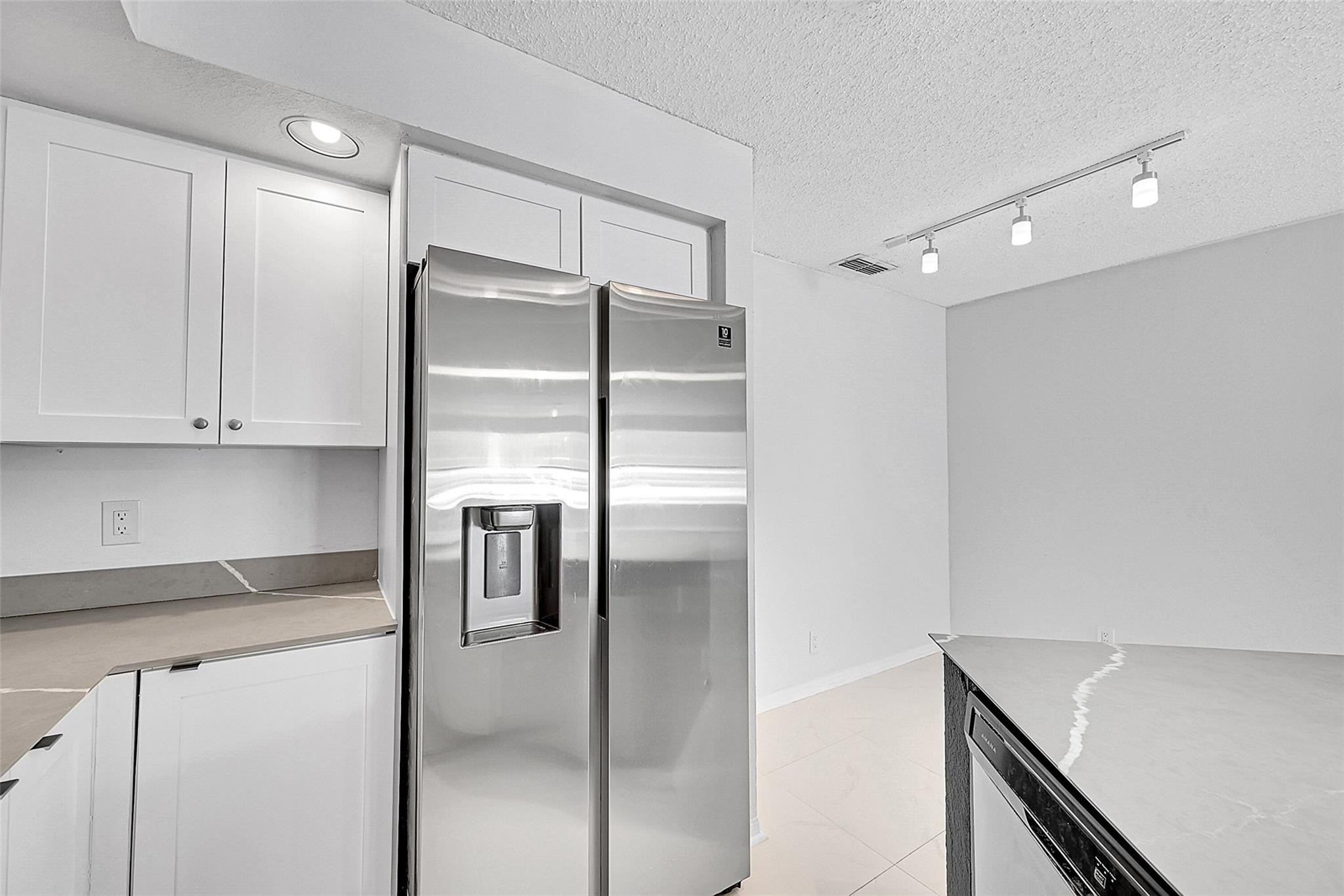 3350 N Pinewalk Dr N 1416