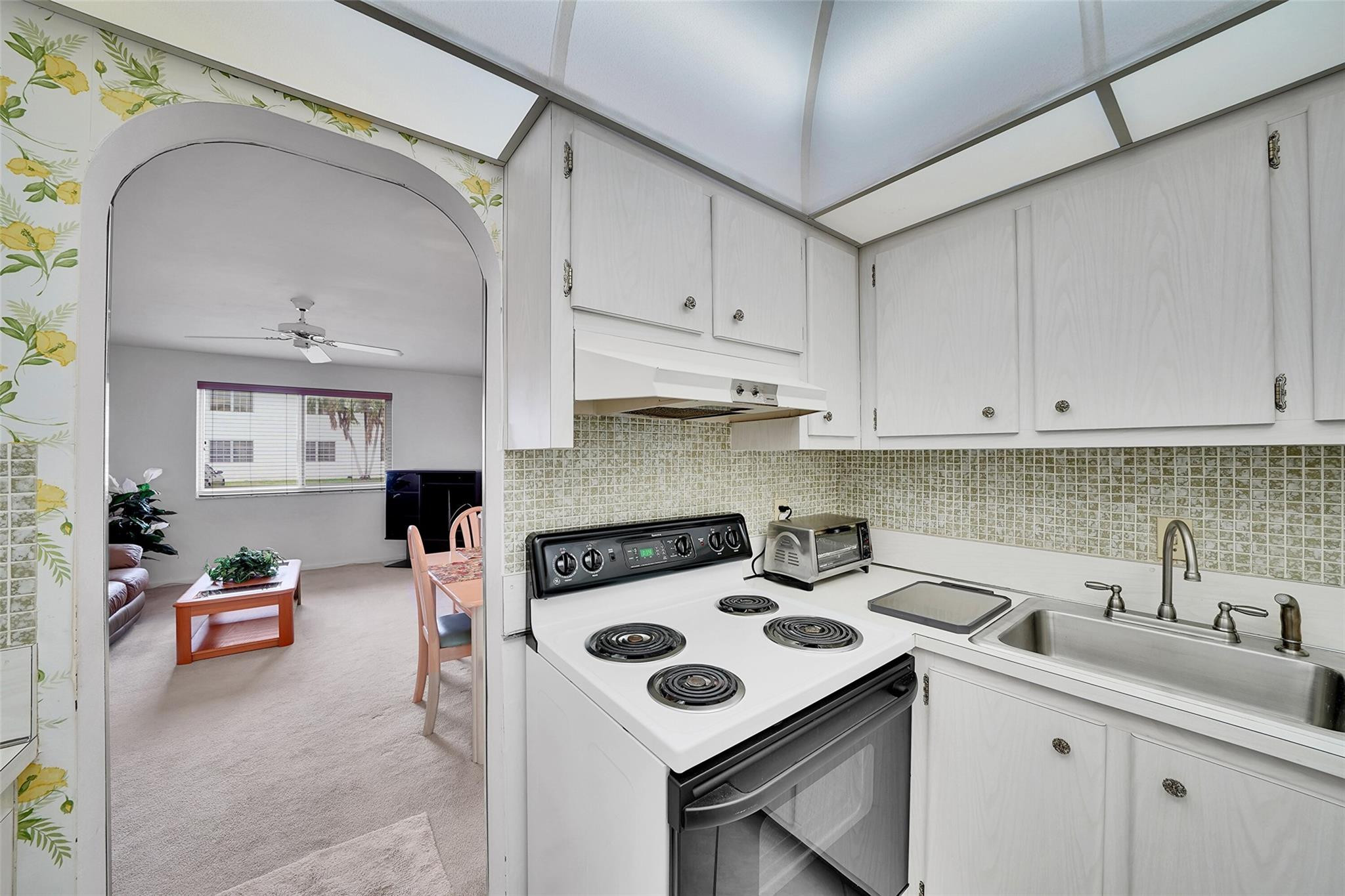 1851 NE 62nd St 605