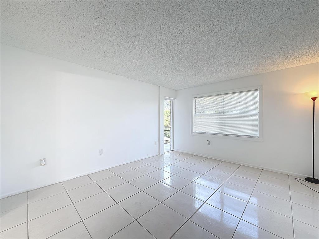 4304 NW 9th Ave 2-3C