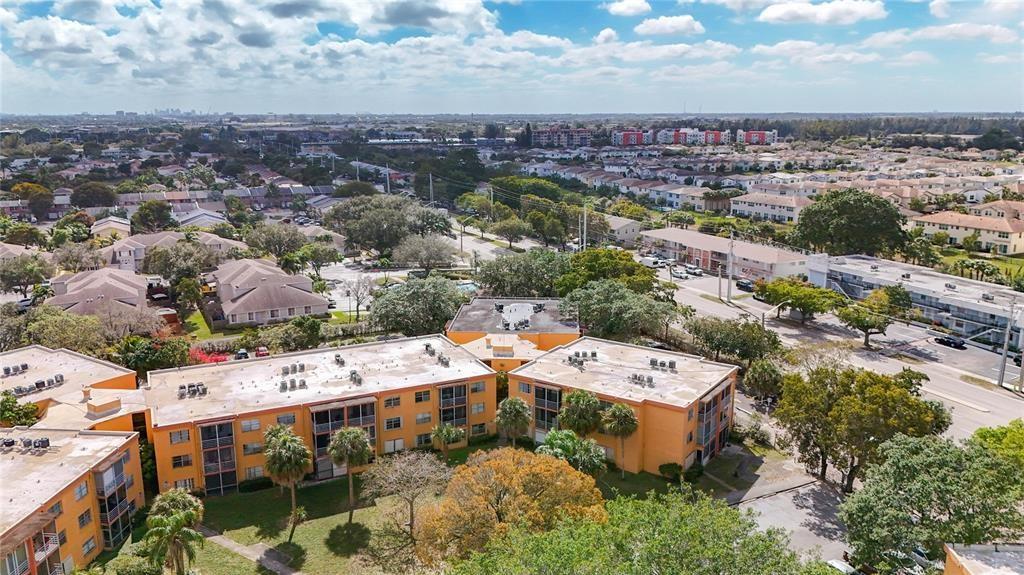 4304 NW 9th Ave 2-3C