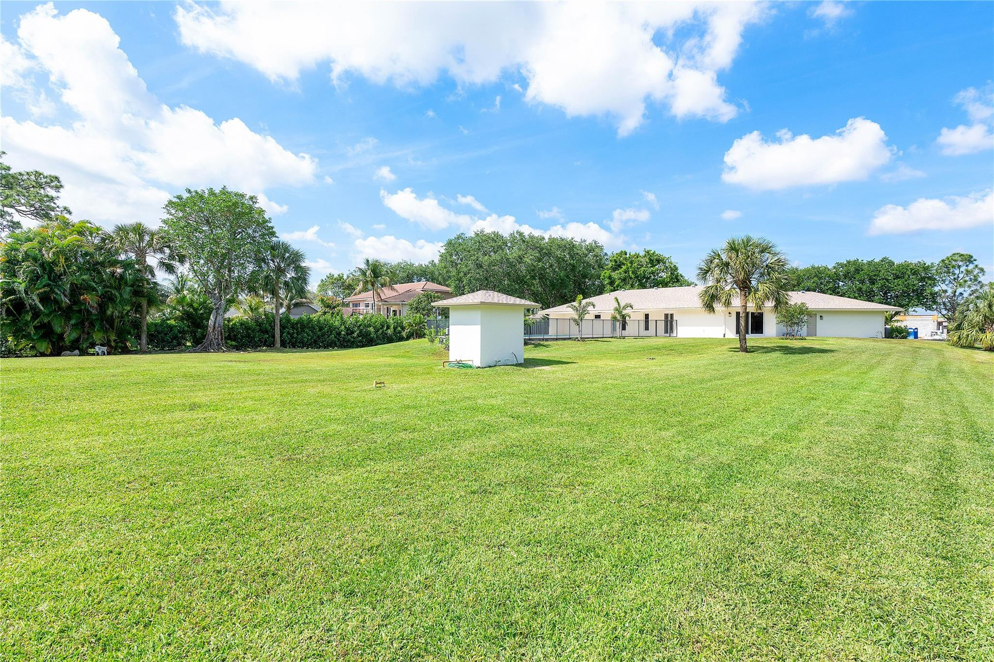 6148 NW 74th Ter