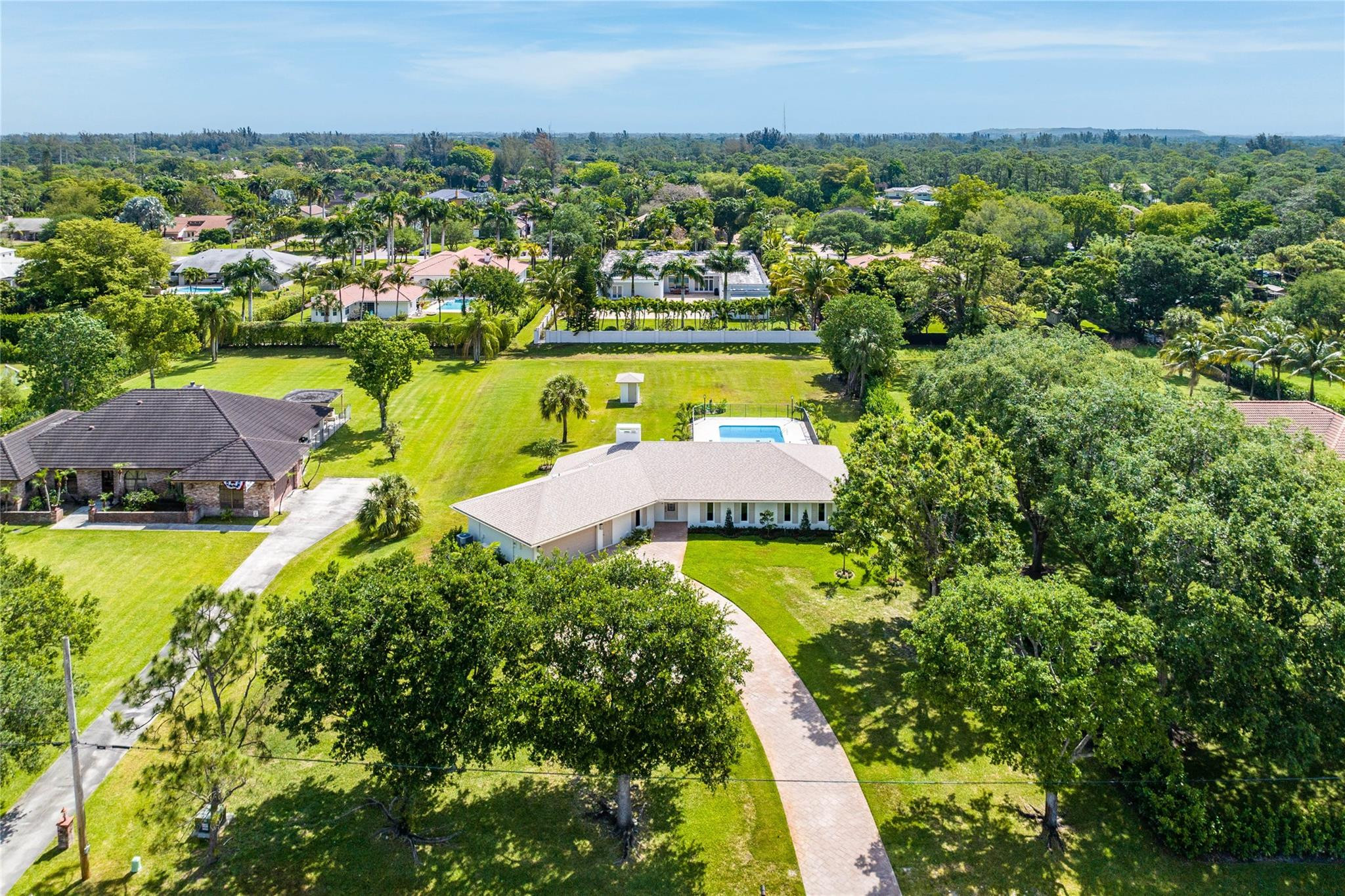 6148 NW 74th Ter