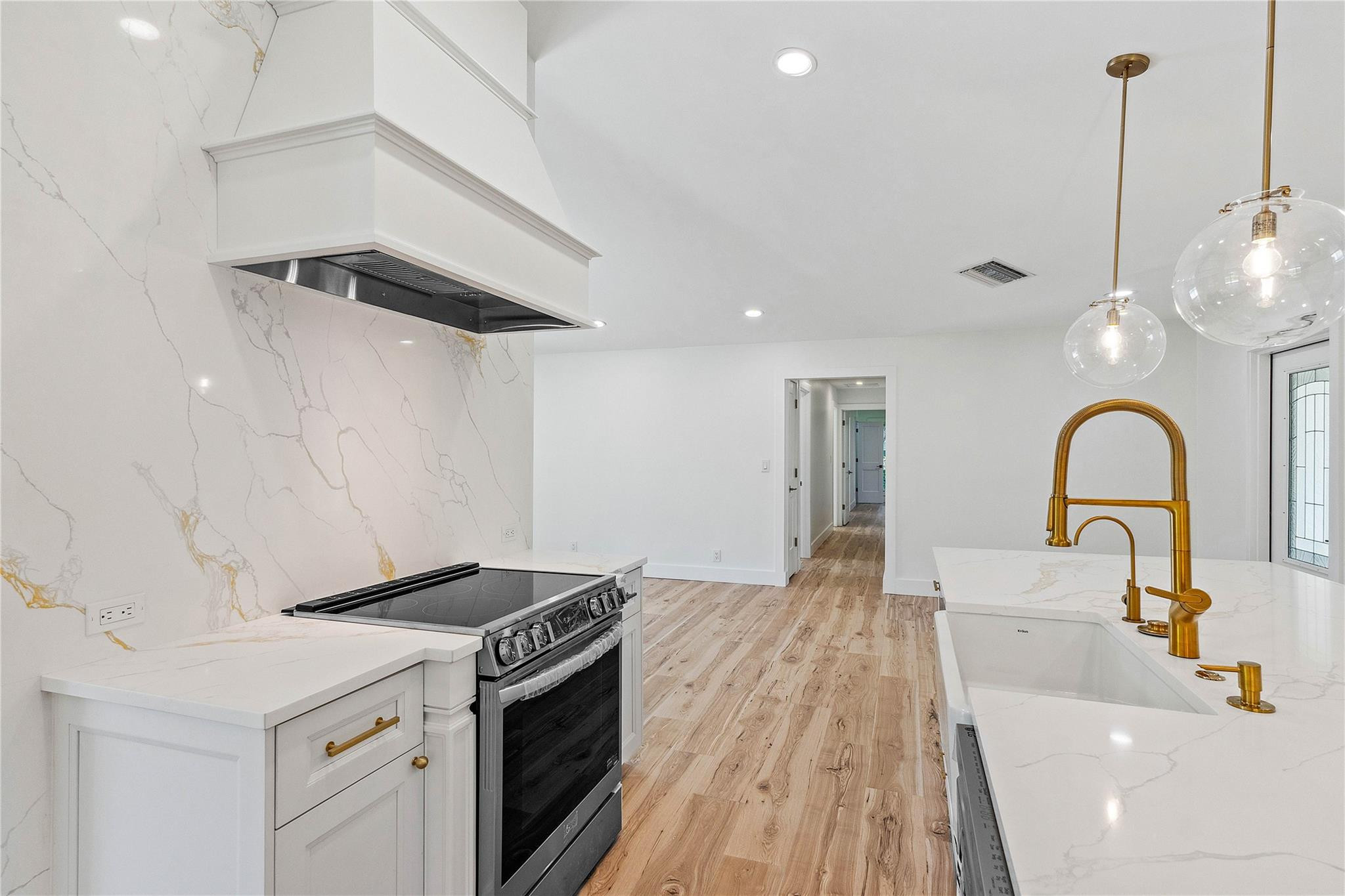 6148 NW 74th Ter