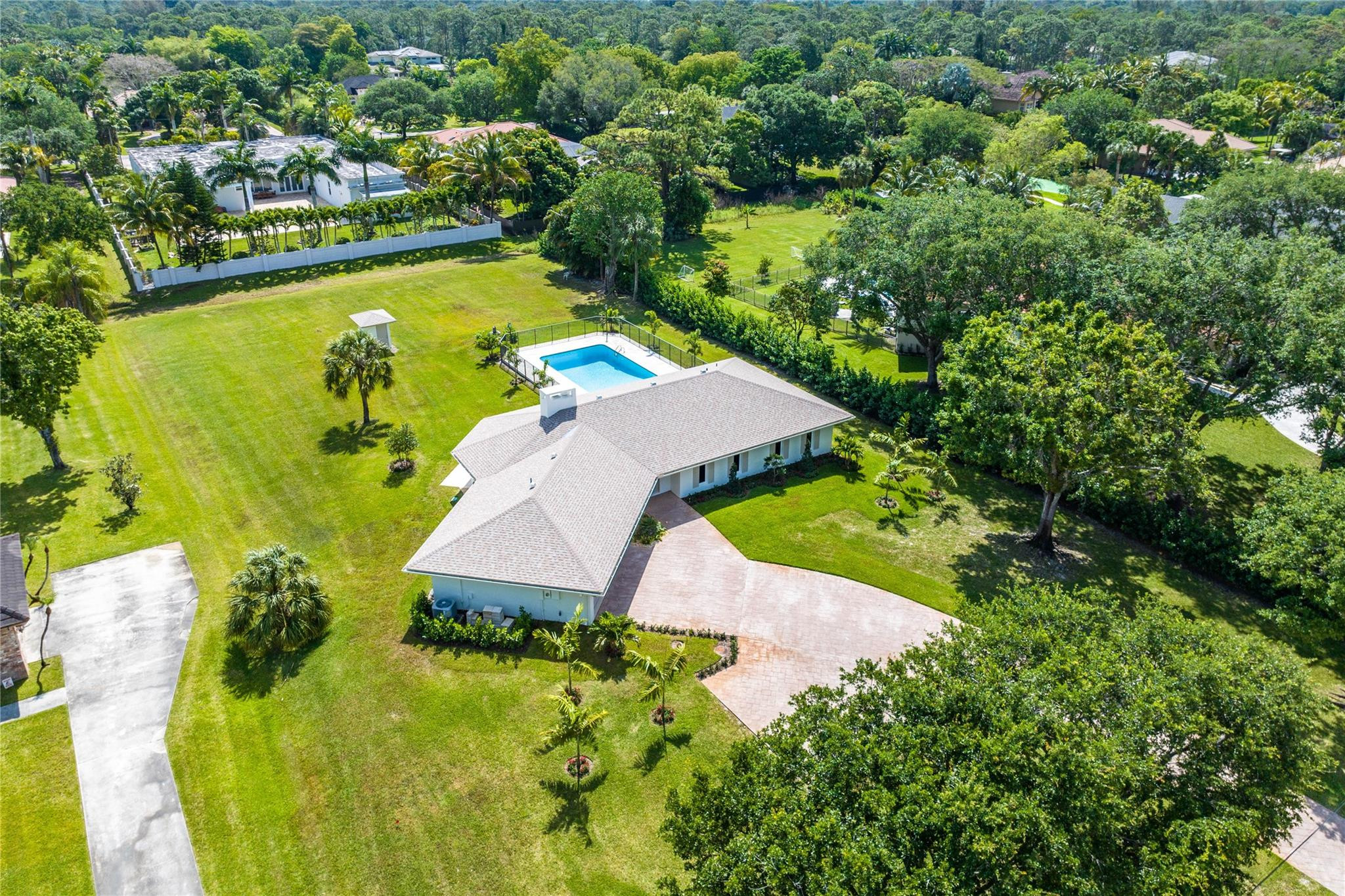 6148 NW 74th Ter